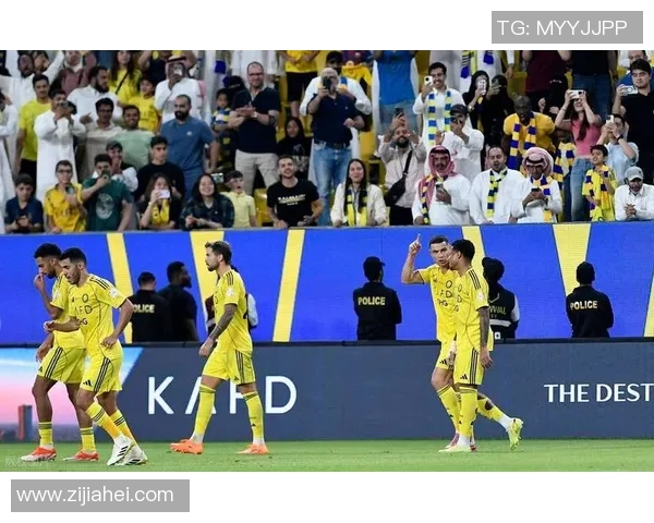 足球明星的璀璨人生与传奇故事揭示他们背后的名字与荣耀